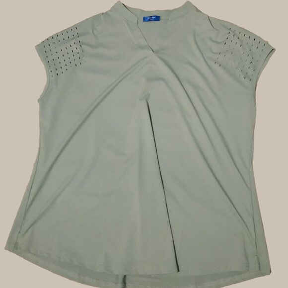 ** Light Green V-Neck Short-Sleeve Athletic Skirt - Picture 1 of 5